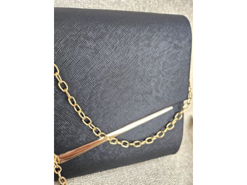 juoda-delnine-su-metalo-dekoracija-04-brunka_lt